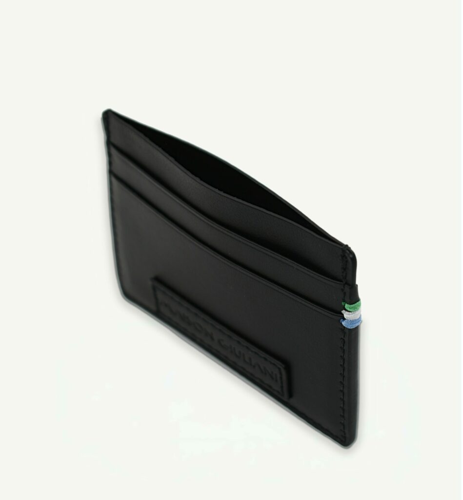 Porte-cartes Quattro Scomparti en veau lisse noir, poches à cartes